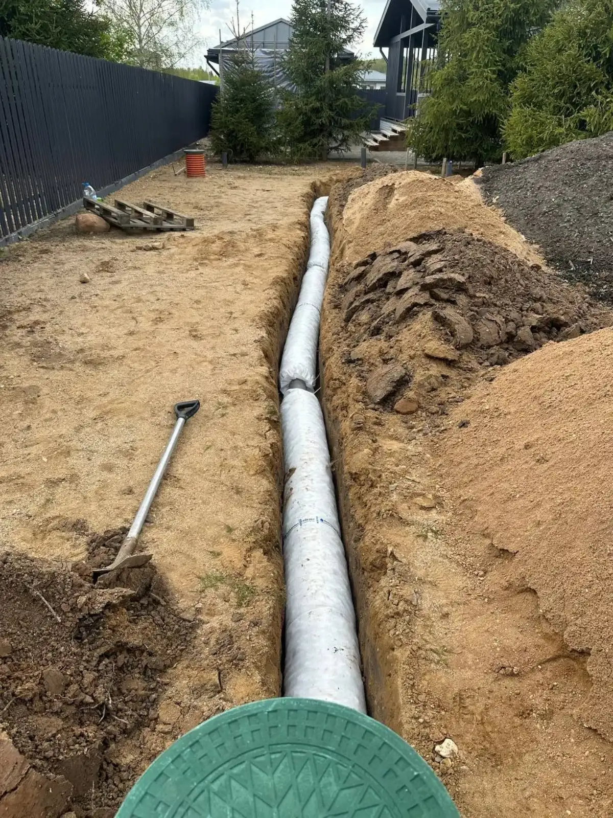 Дренажная система участка - монтаж глубинного дренажа в Истринском районе, 120 метров труб